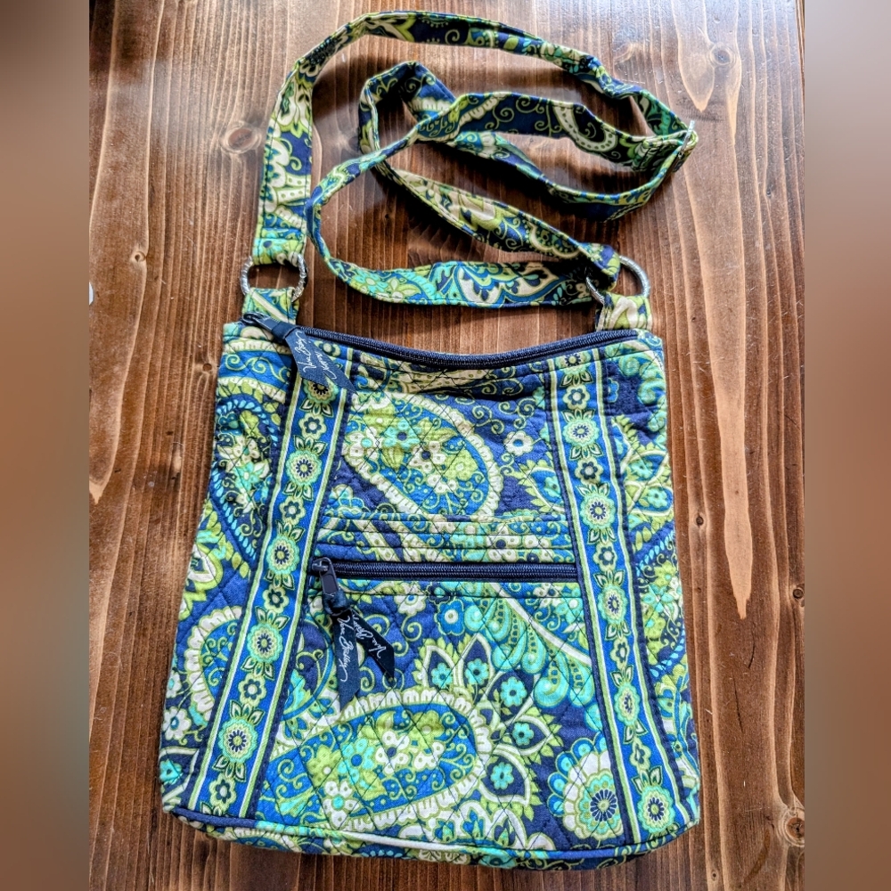 New VERA BRADLEY  Rhythm and Blues Hipster NWOT Blue Green Paisley Purse Bag